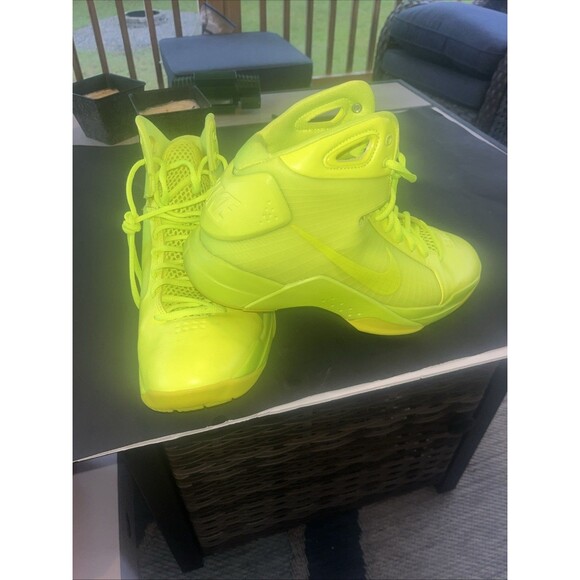 Size 10 - Nike Hyperdunk 08 Triple Volt main image 4
